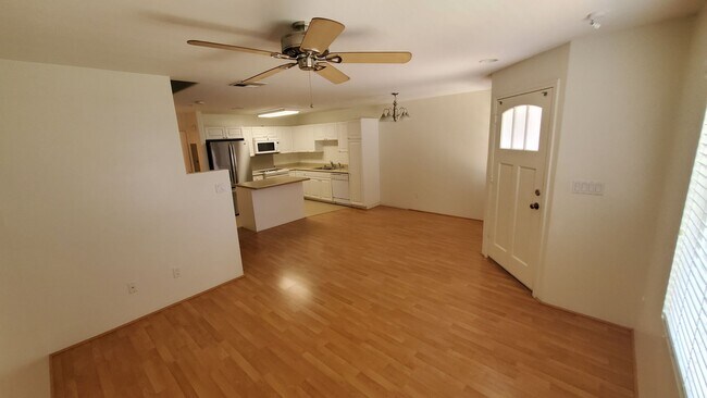 Building Photo - Spinnaker Townhomes at Ocean Pointe