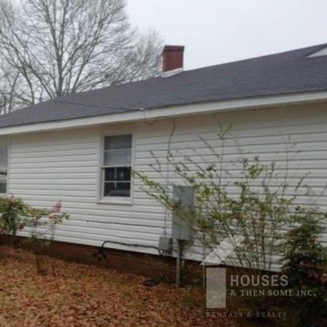 Building Photo - 120 Community Rd