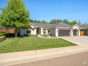 Building Photo - Beautiful Custom East Redding Home with a ...