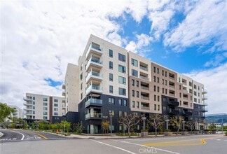 Building Photo - 3211 Rivington