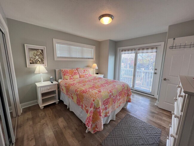 Building Photo - Stylish Downtown Traverse City Condo – Fully Furnished Winter Rental!