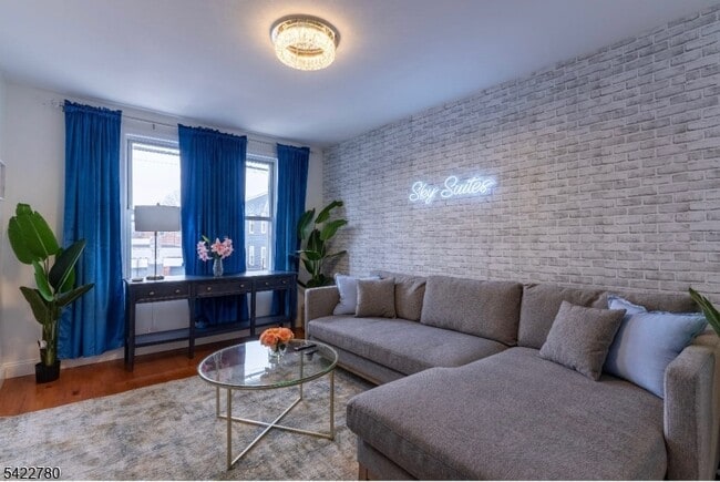 Building Photo - 45 Highland Ave