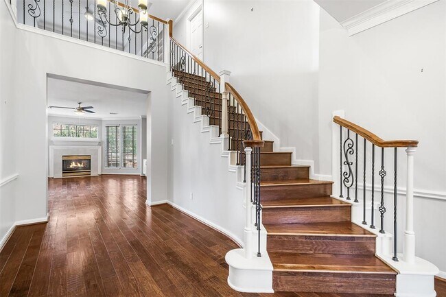 Building Photo - 11 Winrock Pl