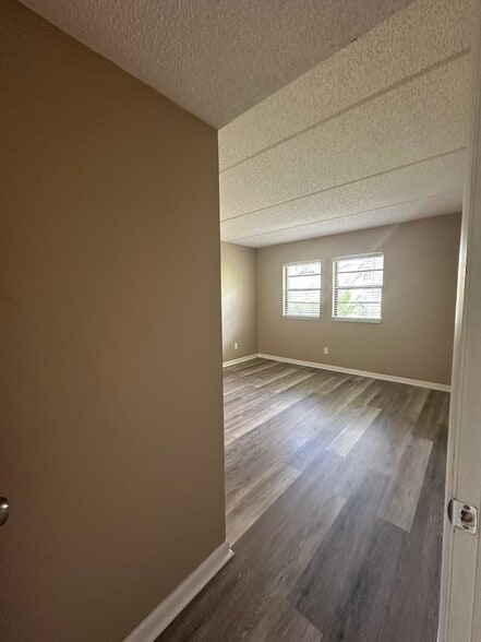Building Photo - 1000 Tarpon Woods Blvd