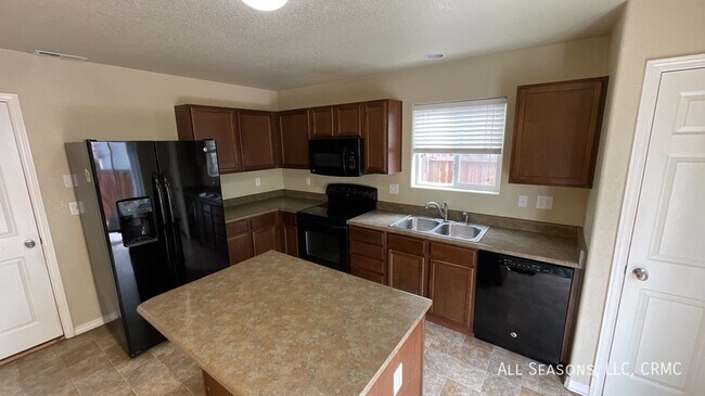Building Photo - 4082 Creek Legend View