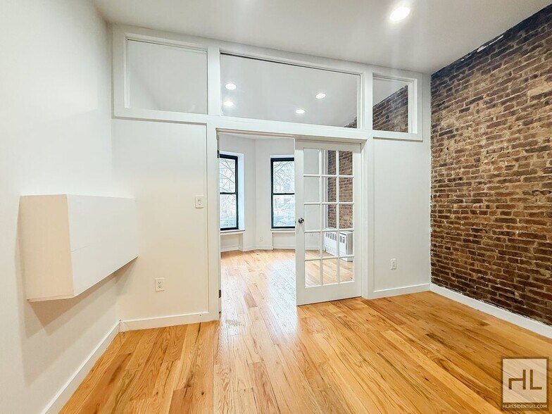 Building Photo - BEDFORD AVENUE / 1-Bed 1-Bath