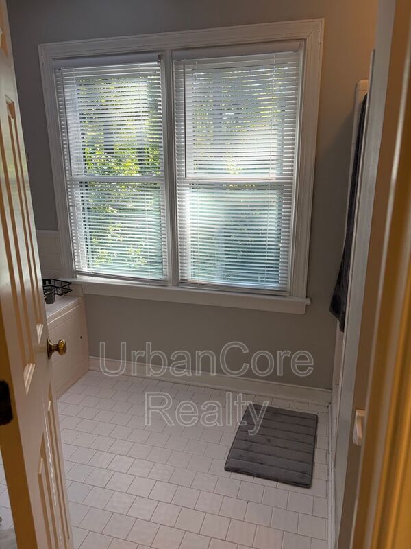 Building Photo - 7949 Flag Tail Dr