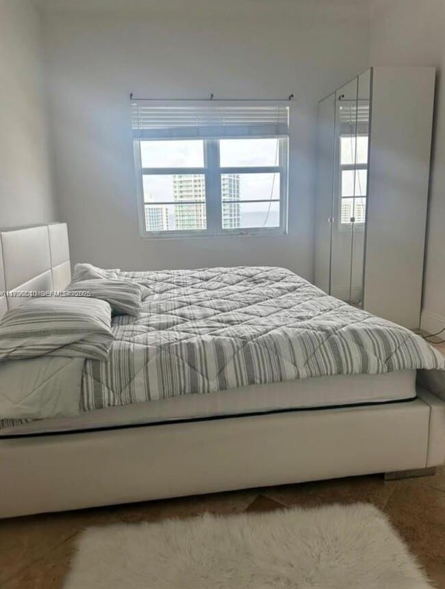 Building Photo - 6770 Indian Creek Dr