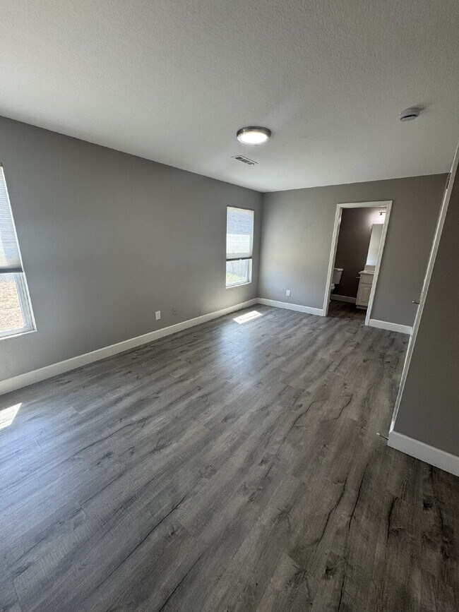 Building Photo - 2729 Lenox Ct