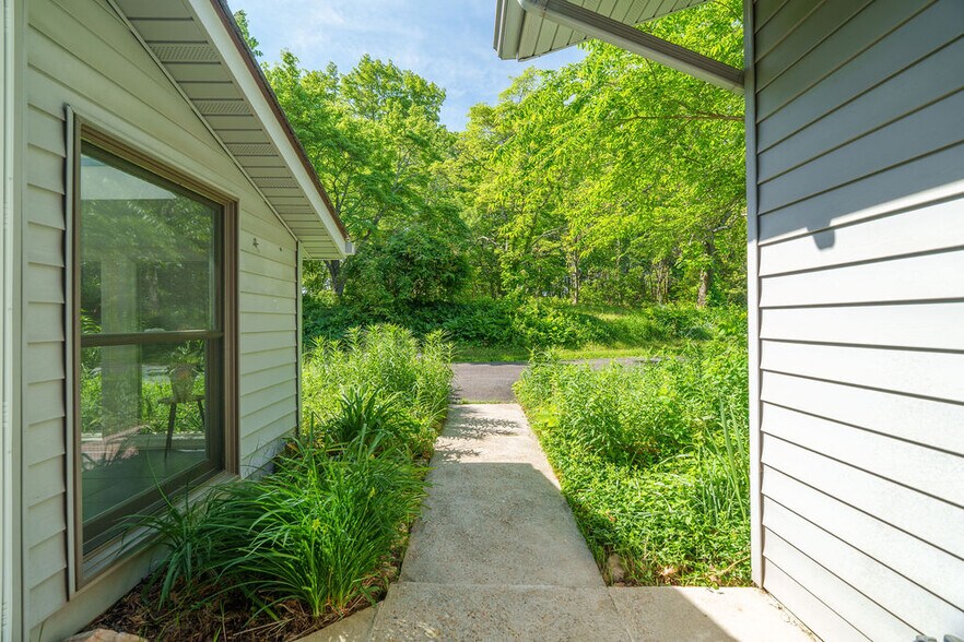 Building Photo - 4047 Amicus Rd