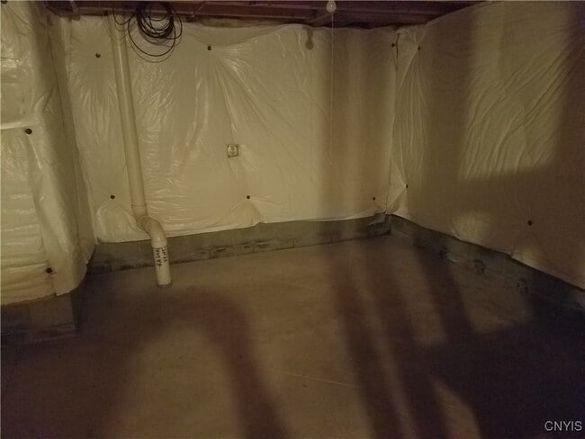 Building Photo - 331 Summerhaven Dr N