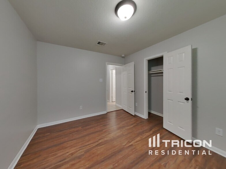 Building Photo - 12030 Green Bluff Ct