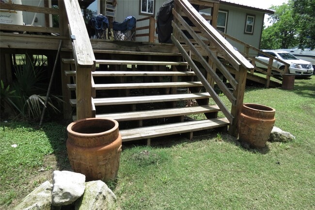 Building Photo - 177 White Oak Dr