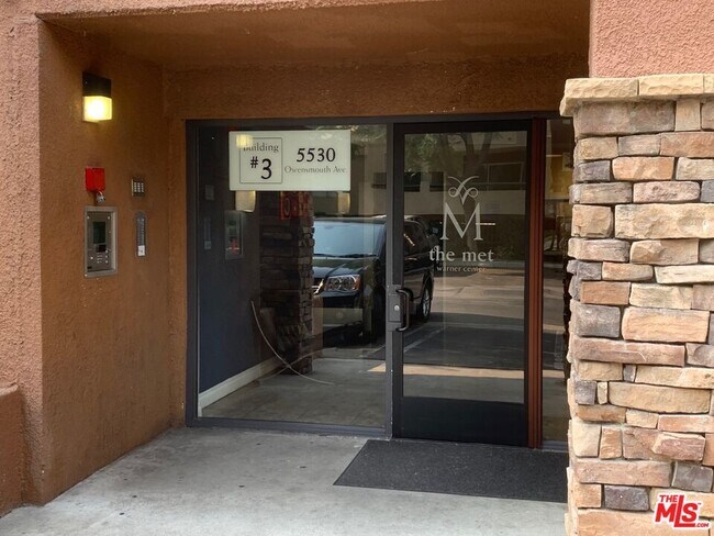 Building Photo - 5530 Owensmouth Ave