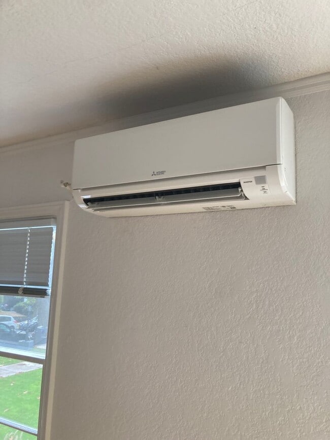 Building Photo - A great connection make all the difference!