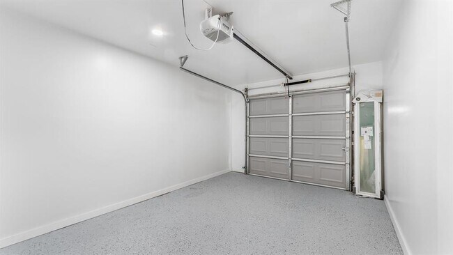 Building Photo - 6414 Woodbrook Ln