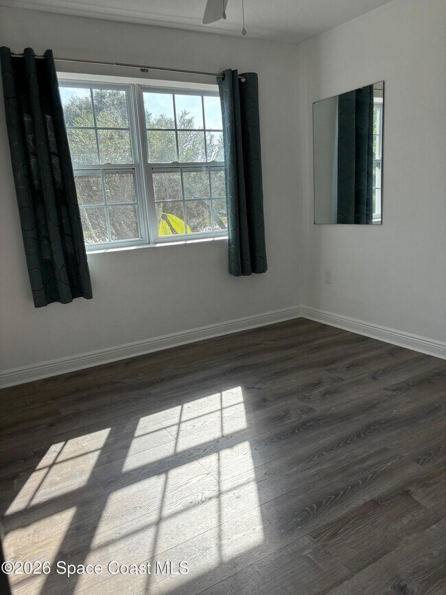 Building Photo - 904 Kensington Dr