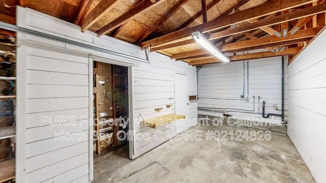Building Photo - 867 Lorna Dr