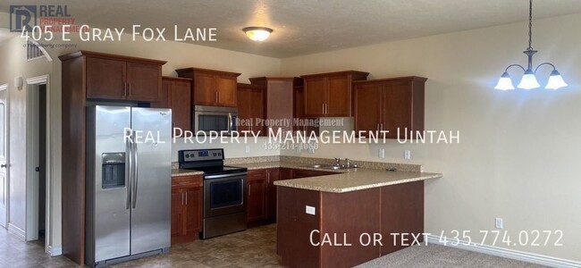 Building Photo - 405 E Gray Fox Dr
