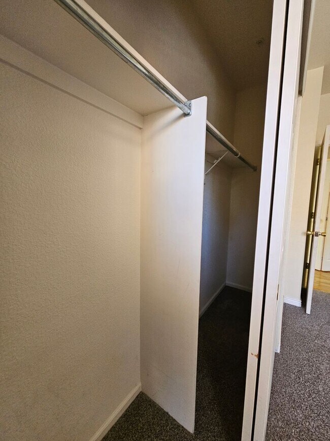 Building Photo - Spacious 2 Bedroom 2 Bath Condo - Close To Buckley AFB, DIA, DTC - Garage