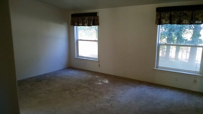 Building Photo - Worley Country Home on 20+ Acres