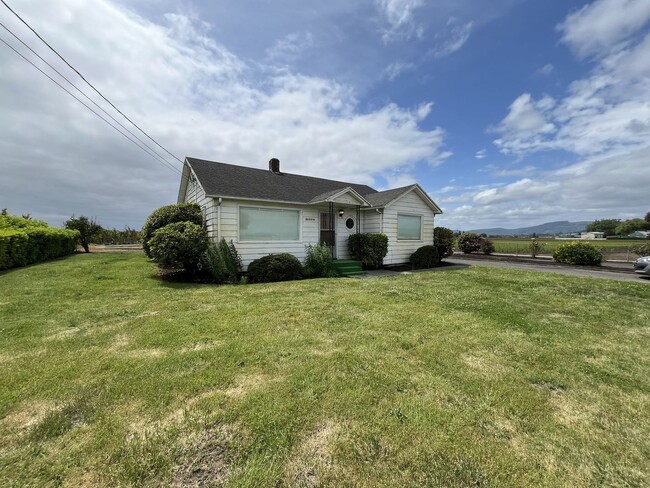 Building Photo - Comfortable Country Retreat on Verboort Road with .22-Acre Lot with Garage and Covered Parking