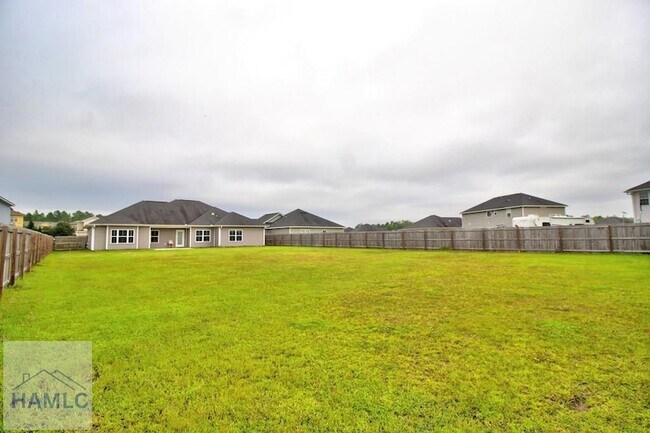 Building Photo - 582 Burke Dr