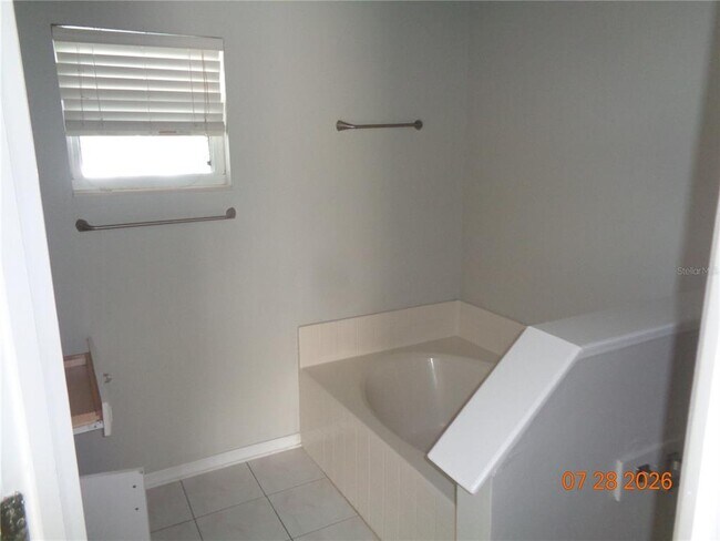 Building Photo - 2610 Groveland Ave