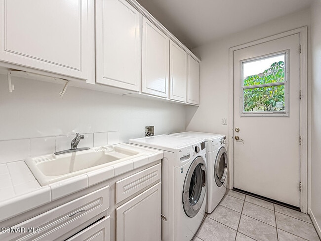 Building Photo - 780 Paseo De Leon