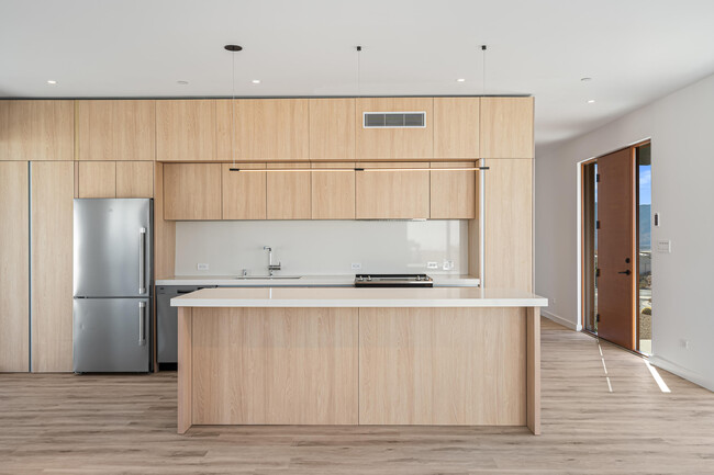 Building Photo - 13852 Scenic Crest Cir