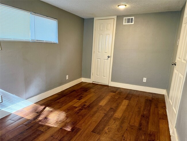 Building Photo - 4727 Eppes St