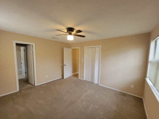 Building Photo - 117 Glenora Ct