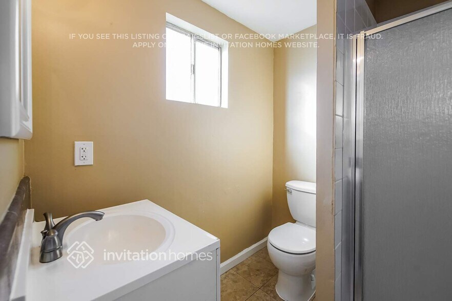 Building Photo - 1530 W 154th Pl