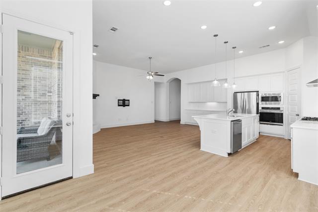 Building Photo - 4005 Crossroads Ct