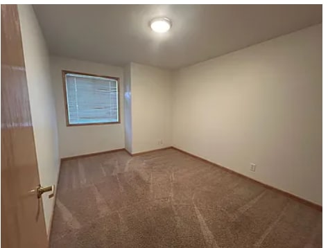 Primary Photo - 237 W Kellogg Rd