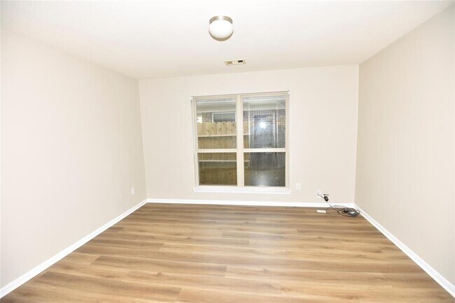 Building Photo - 9944 Western Ridge Way