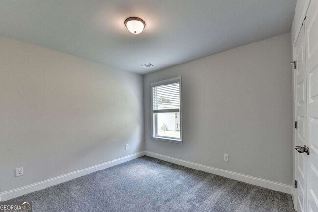 Building Photo - 7309 Yewtree Dr