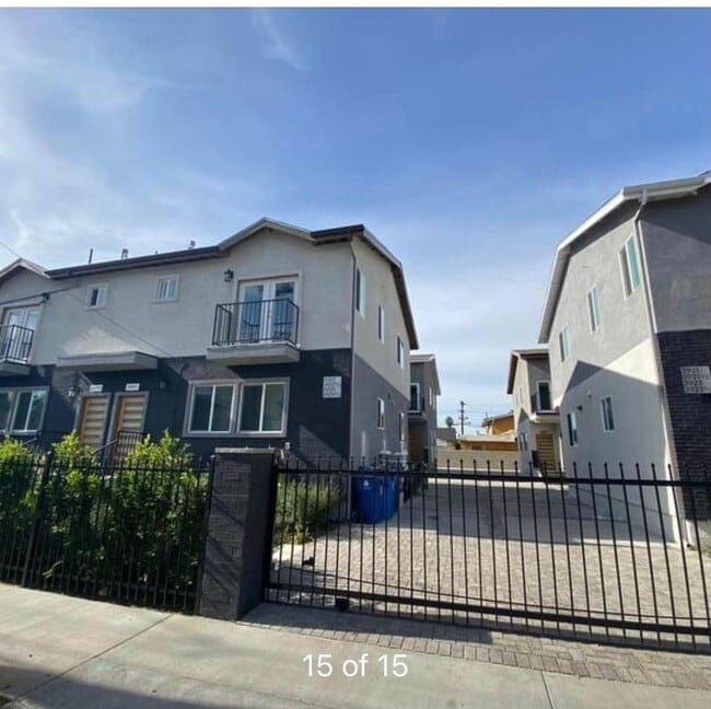 Building Photo - 3927 Wisconsin St