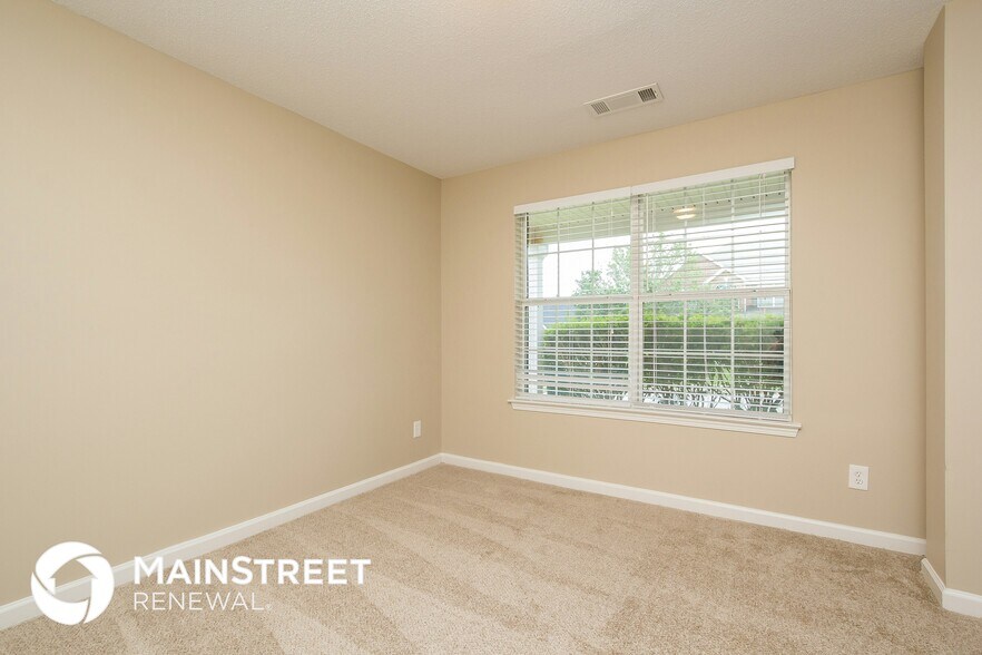 Building Photo - 6792 Foxfire Pl