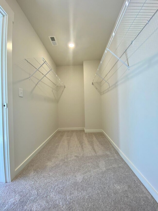 Building Photo - “Modern comfort meets Murfreesboro charm —...