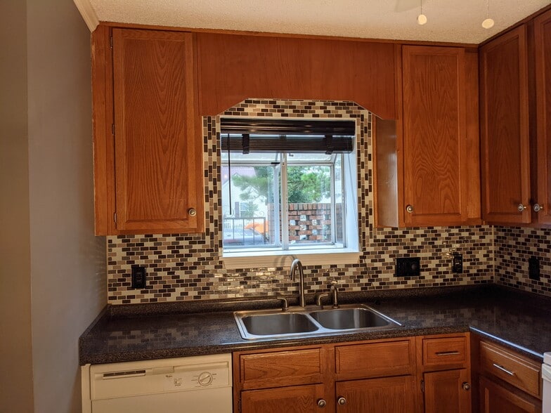 Building Photo - 940 Glenn St
