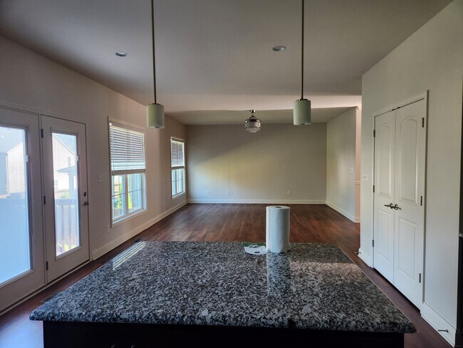 Building Photo - 16613 Rockcrest View Ln