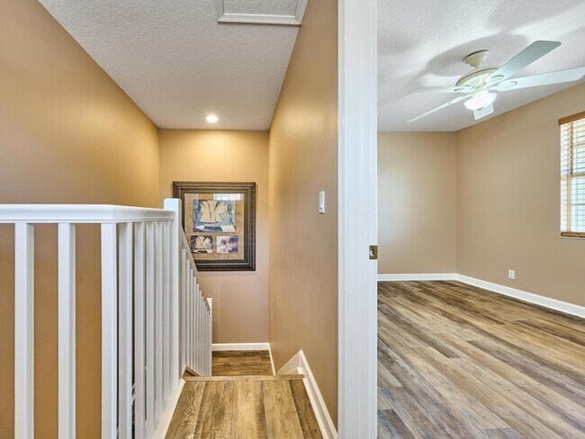 Building Photo - 530 Commons Dr