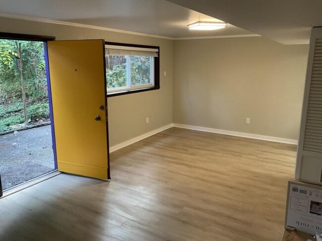 Building Photo - 2 bedroom in Seattle WA 98125