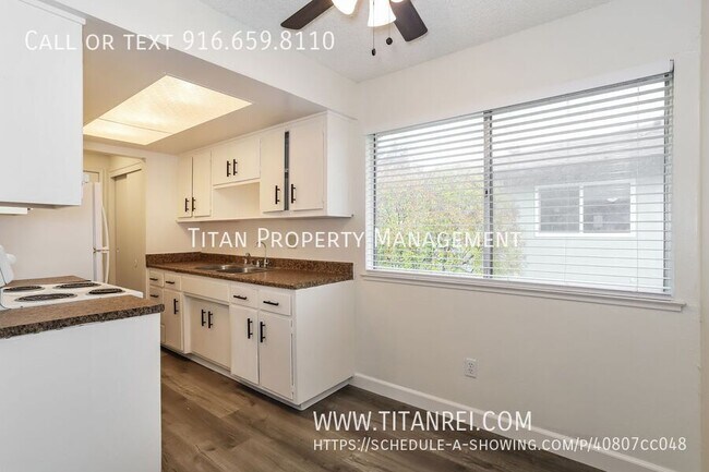 Building Photo - 770 Carro Dr