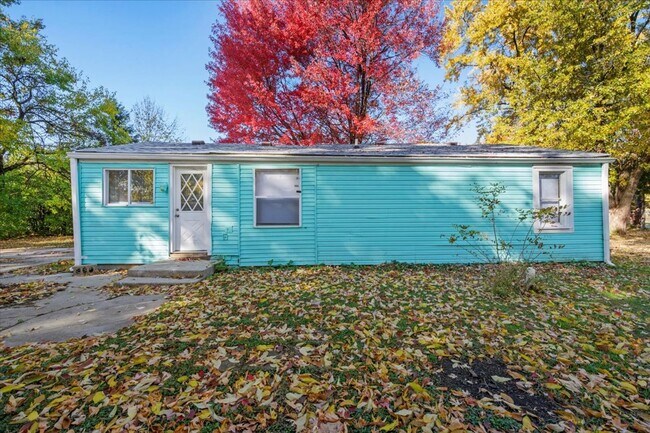 Building Photo - 4159 N Ridgeview Dr