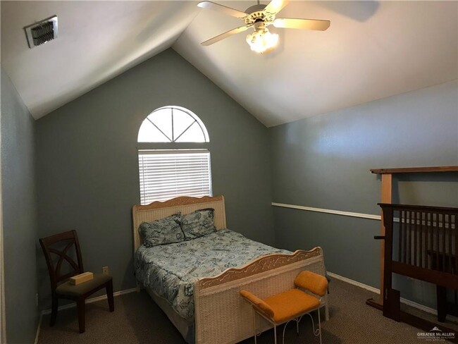 Building Photo - 3301 Mynah Ave