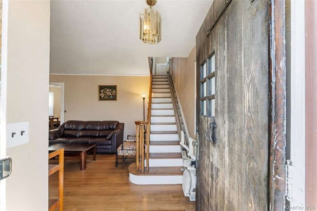 Building Photo - 58 Hartsdale Rd