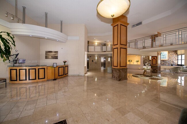 Building Photo - 600 Parkview Dr