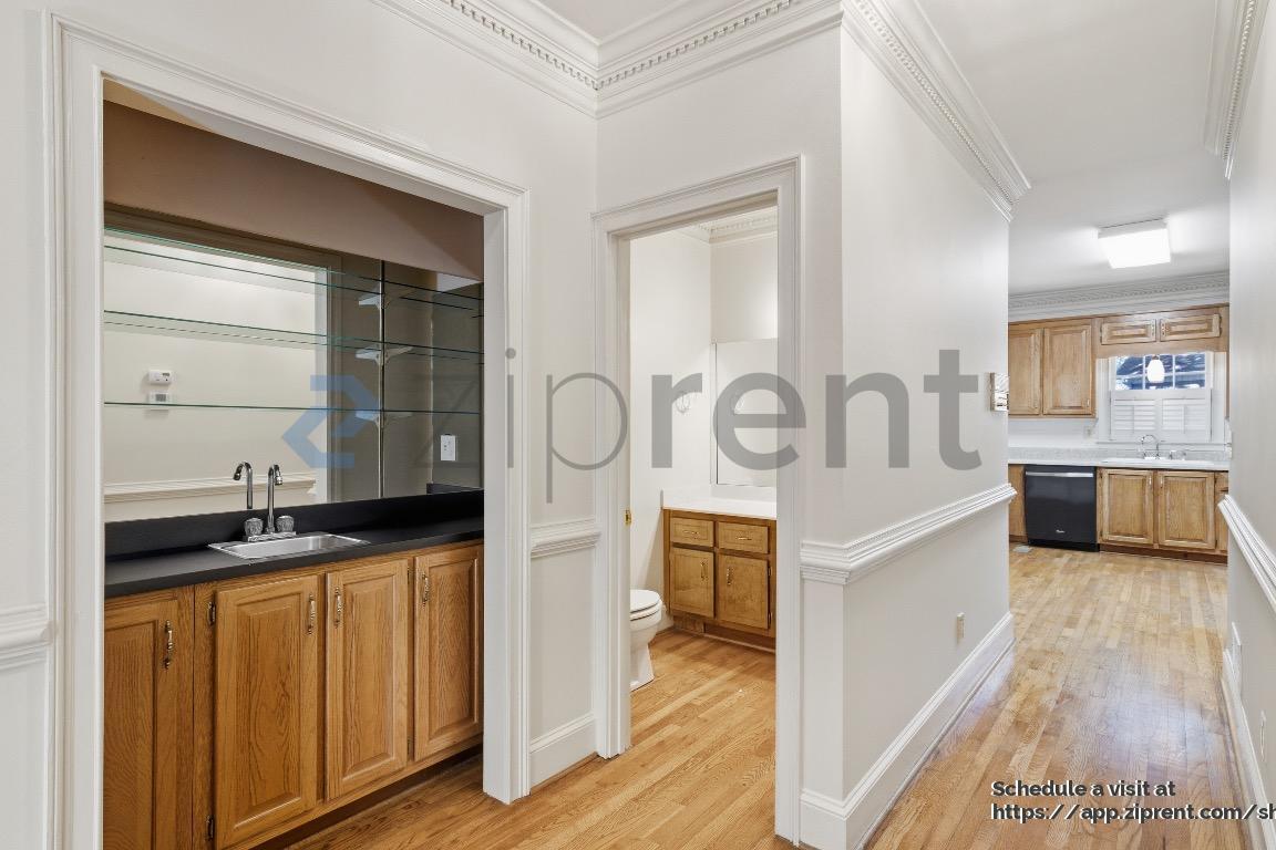 Building Photo - 2862 Clary Hill Dr